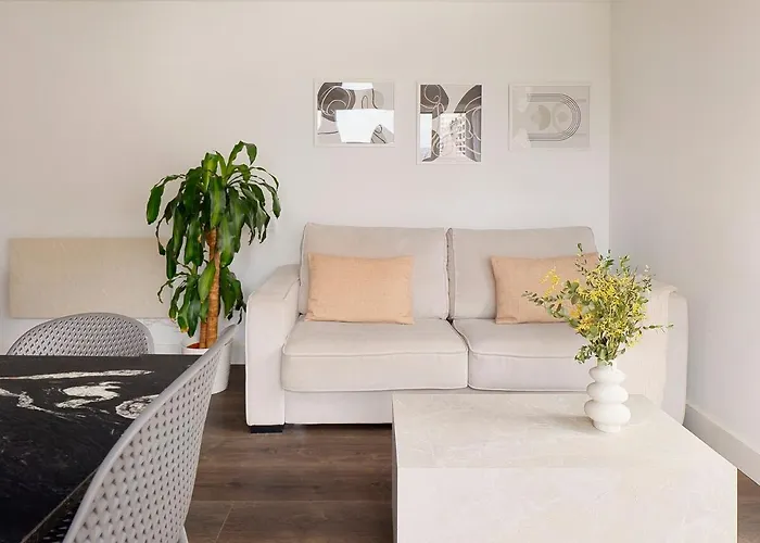 Playa De San Lorenzo *