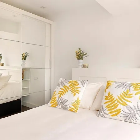 Playa De San Lorenzo Apartment